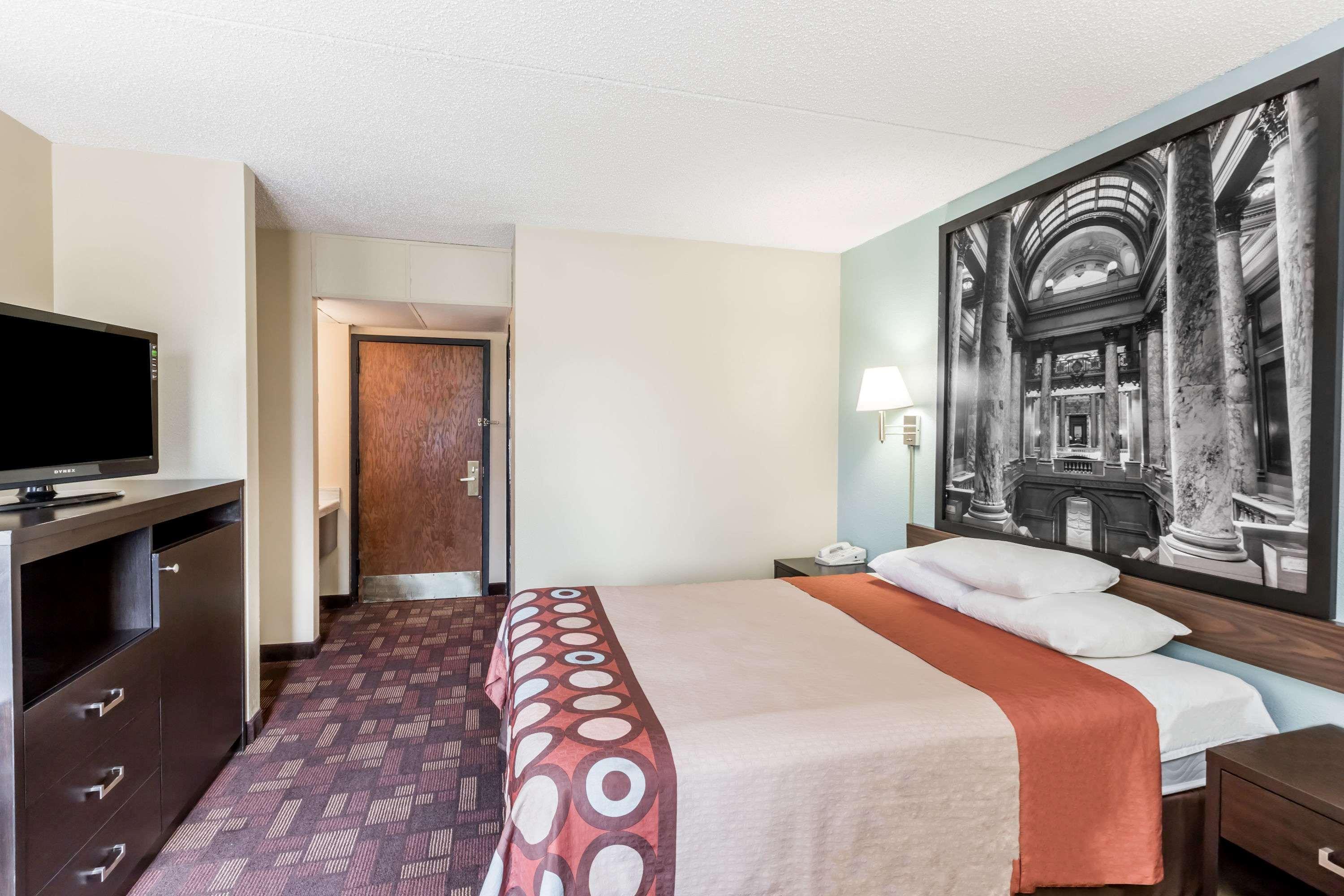 Super 8 By Wyndham Luverne Exterior photo
