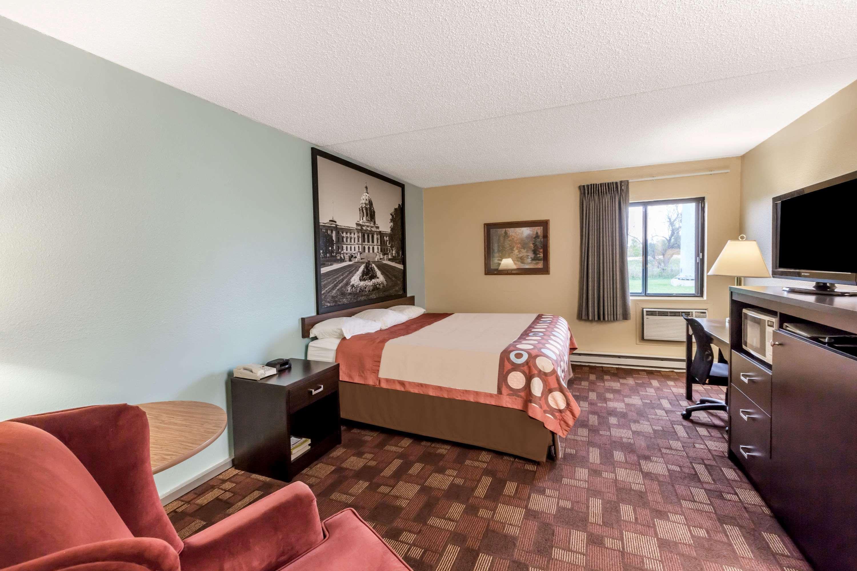 Super 8 By Wyndham Luverne Exterior photo