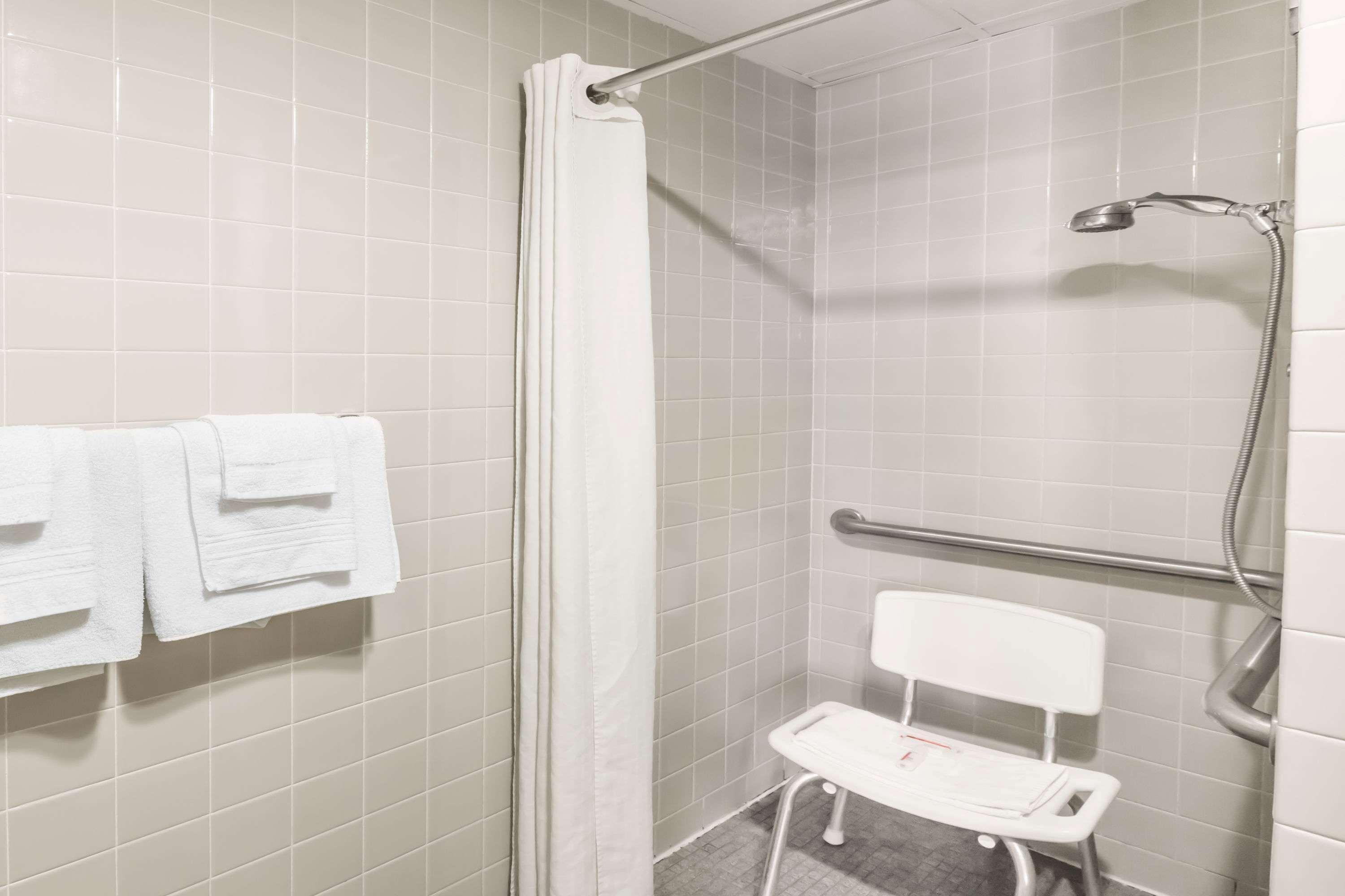 Super 8 By Wyndham Luverne Exterior photo