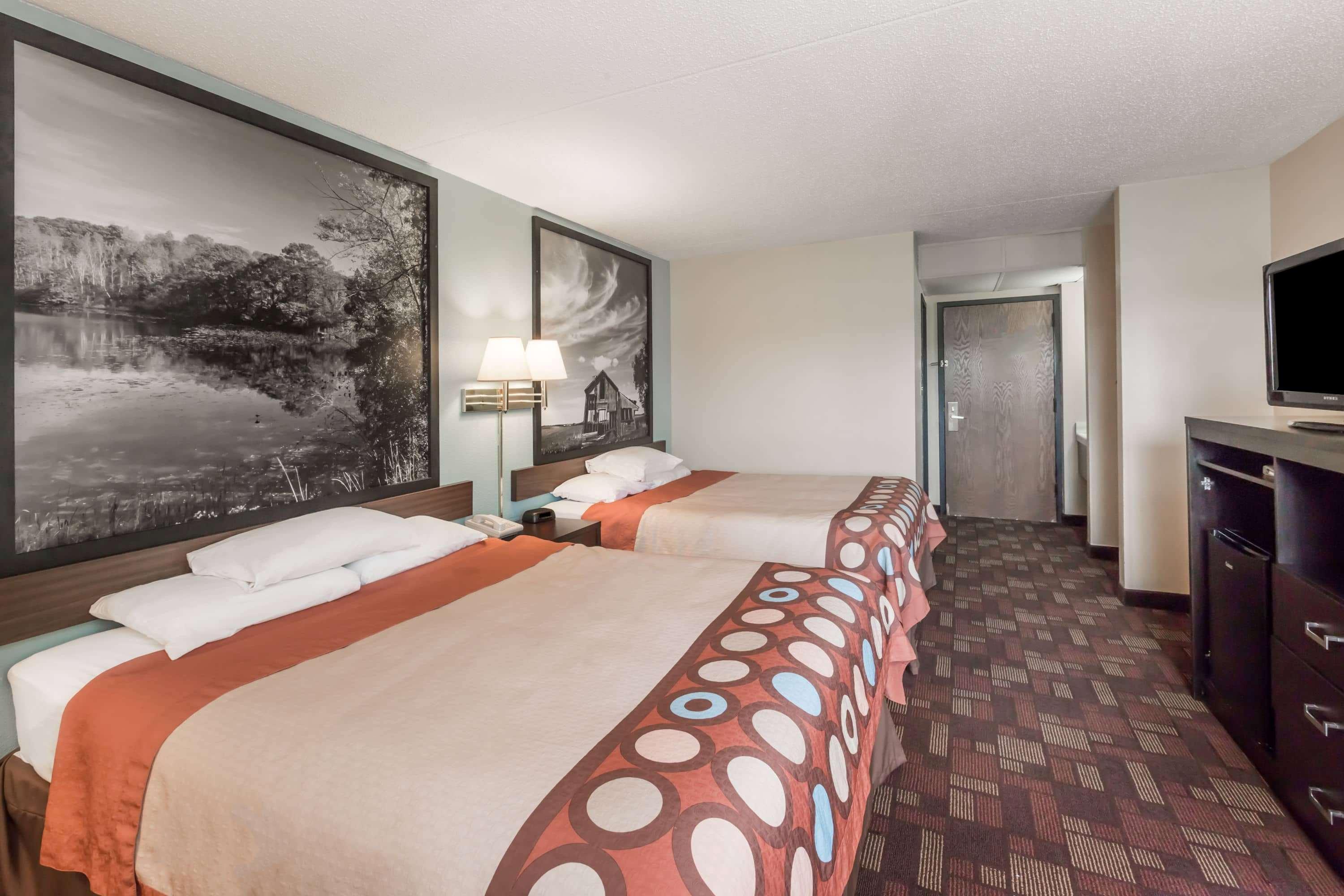 Super 8 By Wyndham Luverne Exterior photo