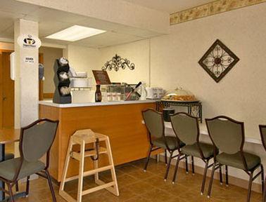 Super 8 By Wyndham Luverne Restaurant photo
