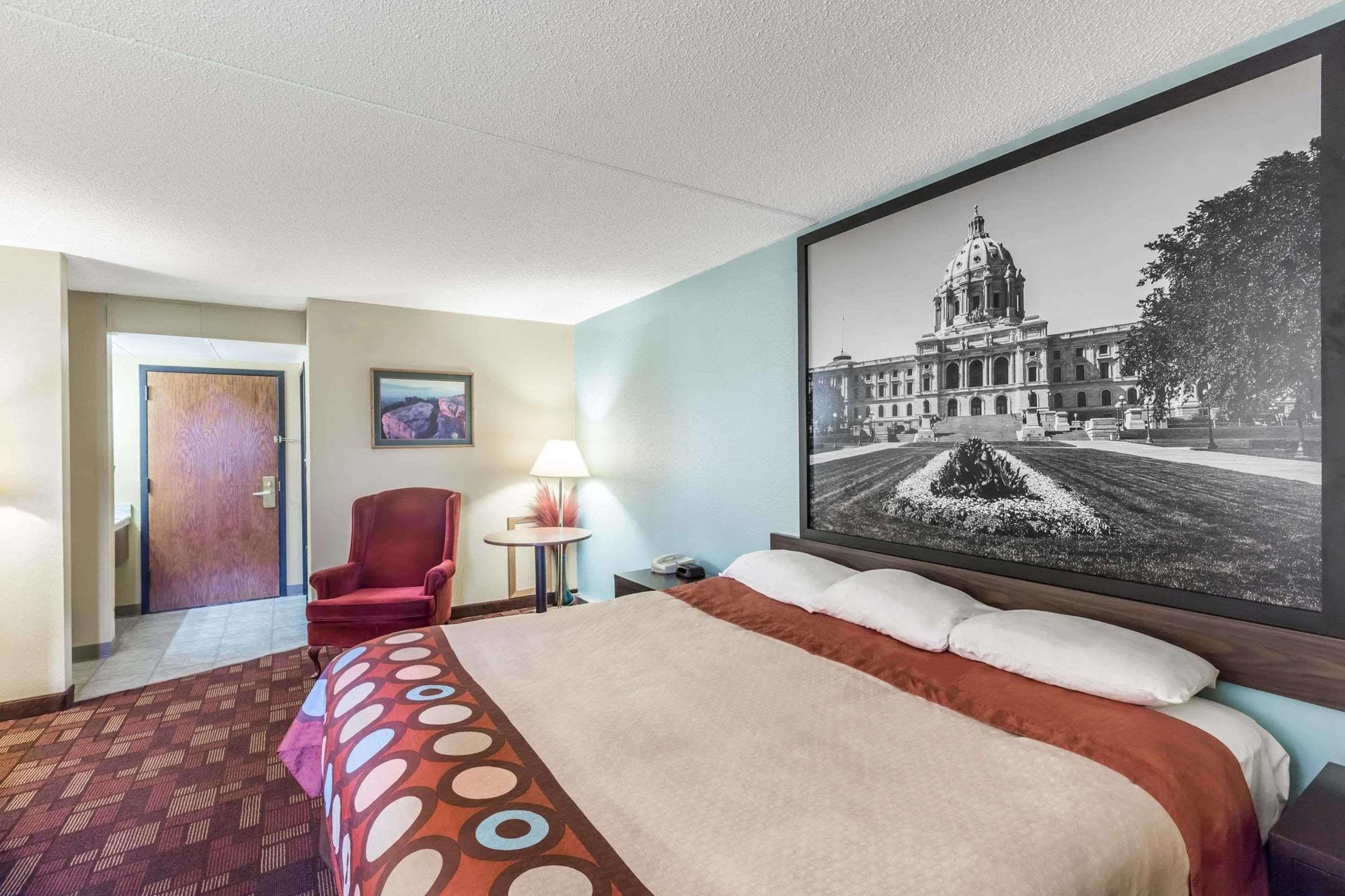 Super 8 By Wyndham Luverne Exterior photo